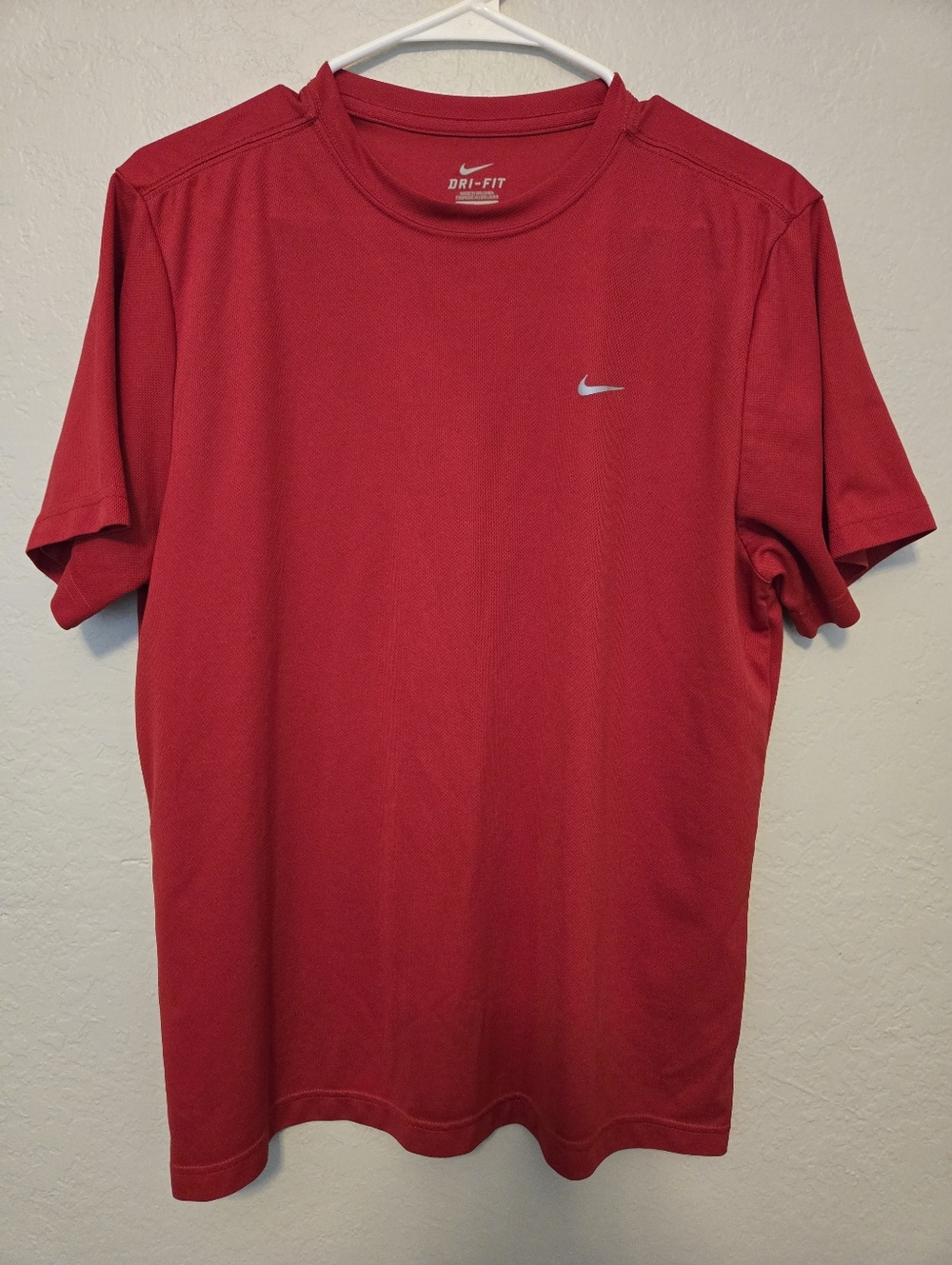 Nike Red Dri-FIT Short-Sleeve Athletic Tee, Size Large